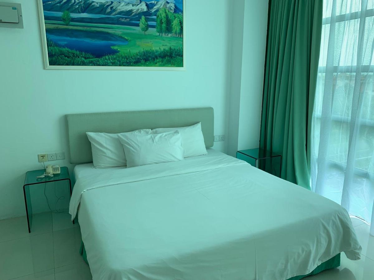 Mciti Suites Miri Buitenkant foto