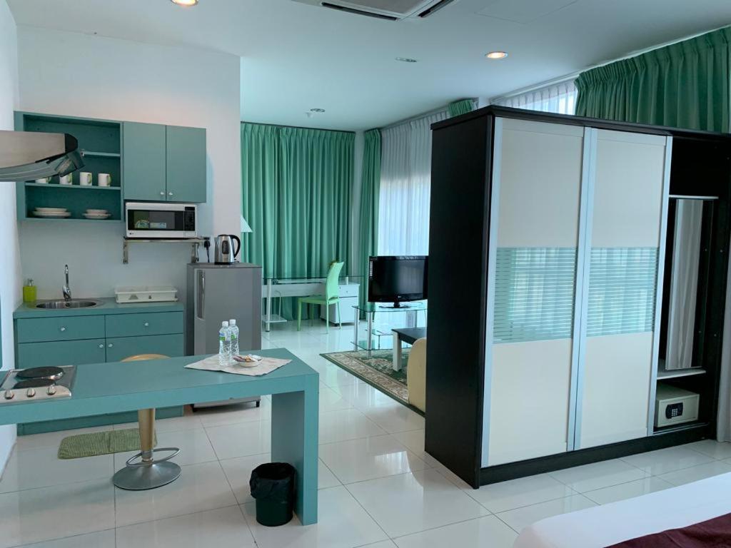 Mciti Suites Miri Buitenkant foto