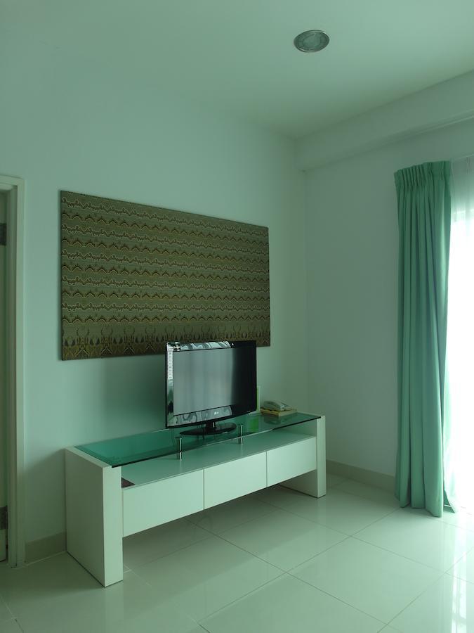 Mciti Suites Miri Kamer foto