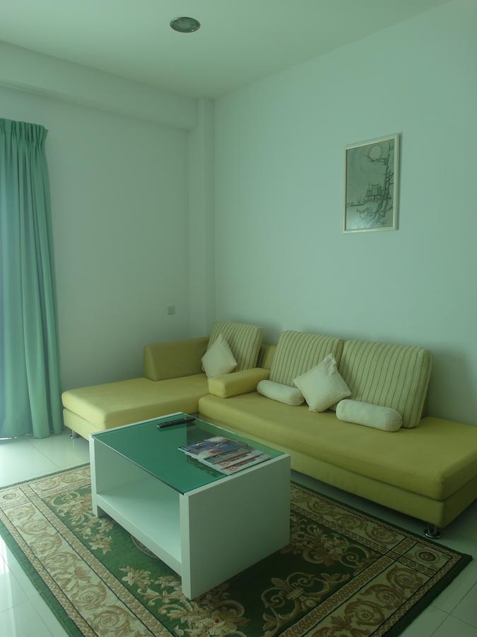 Mciti Suites Miri Kamer foto